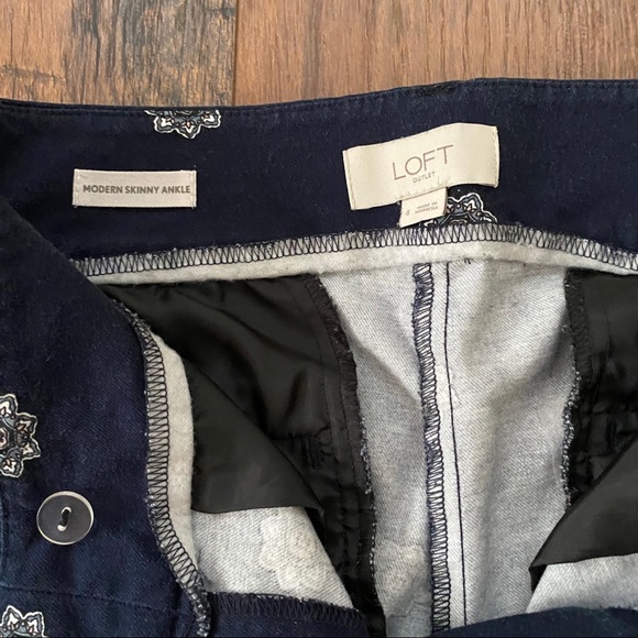 Loft Medallion Ankle-Cropped Pants - Picture 2 of 4